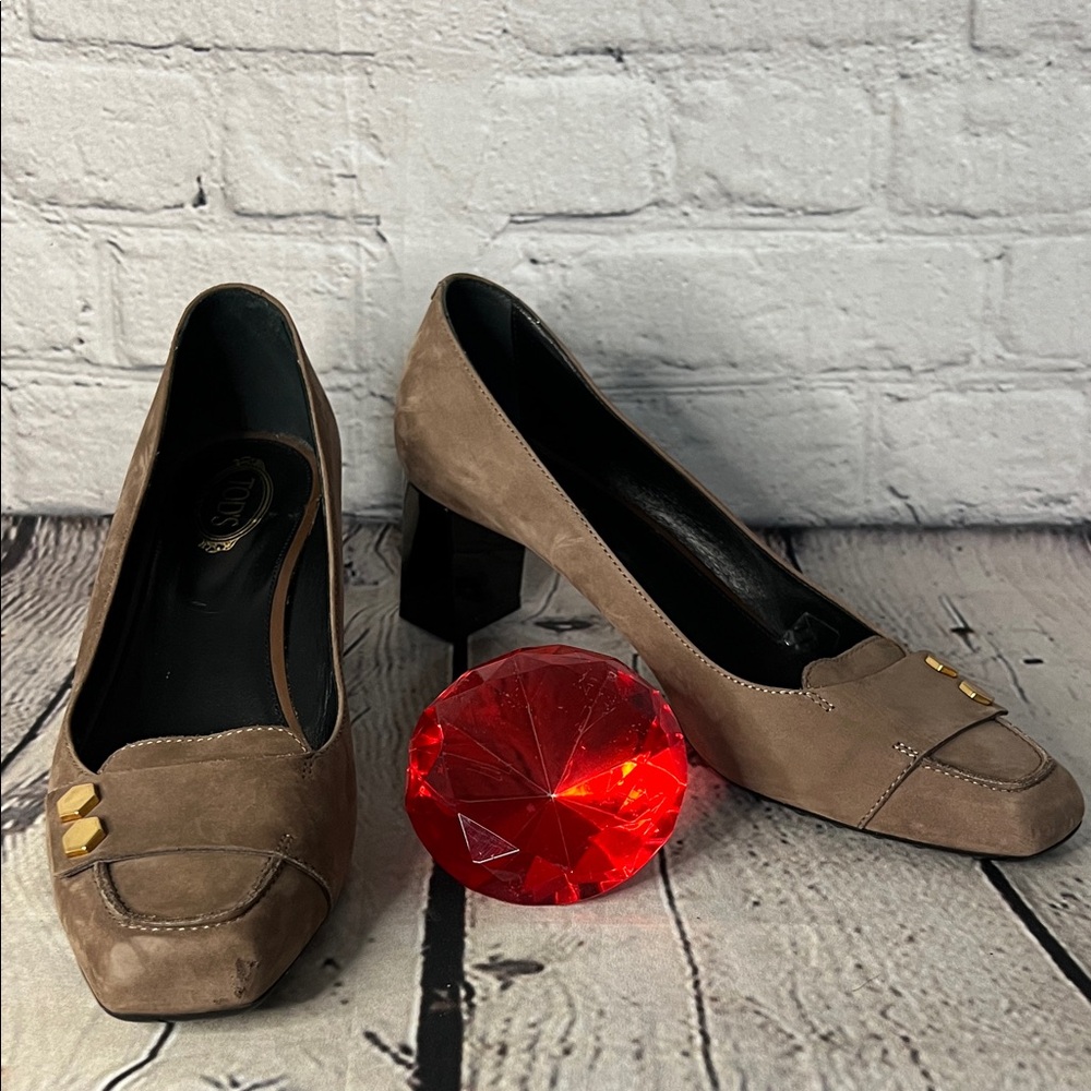 * Tod's square-toe heeled ballet flats brown suede gold-tone embellishments